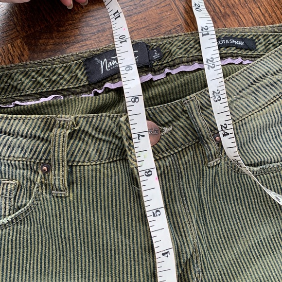 Nanette Lepore Nolita Skinny lightweight jeans. Size 2 - Picture 9 of 12